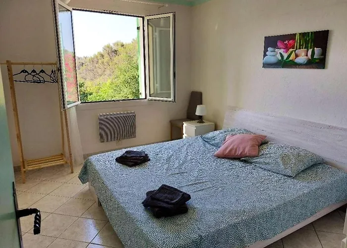 Villa Spacieuse à Saint-nazaire Avec Piscine Privée Saint-Nazaire (Gard)